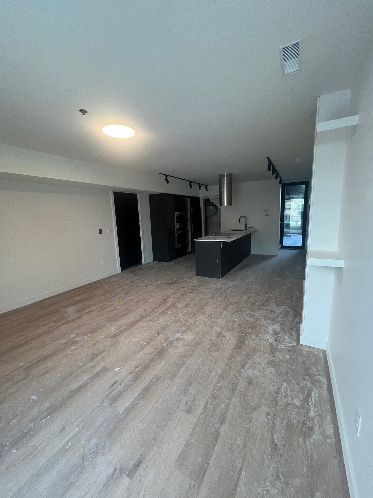 3-238 Wellington Crescent